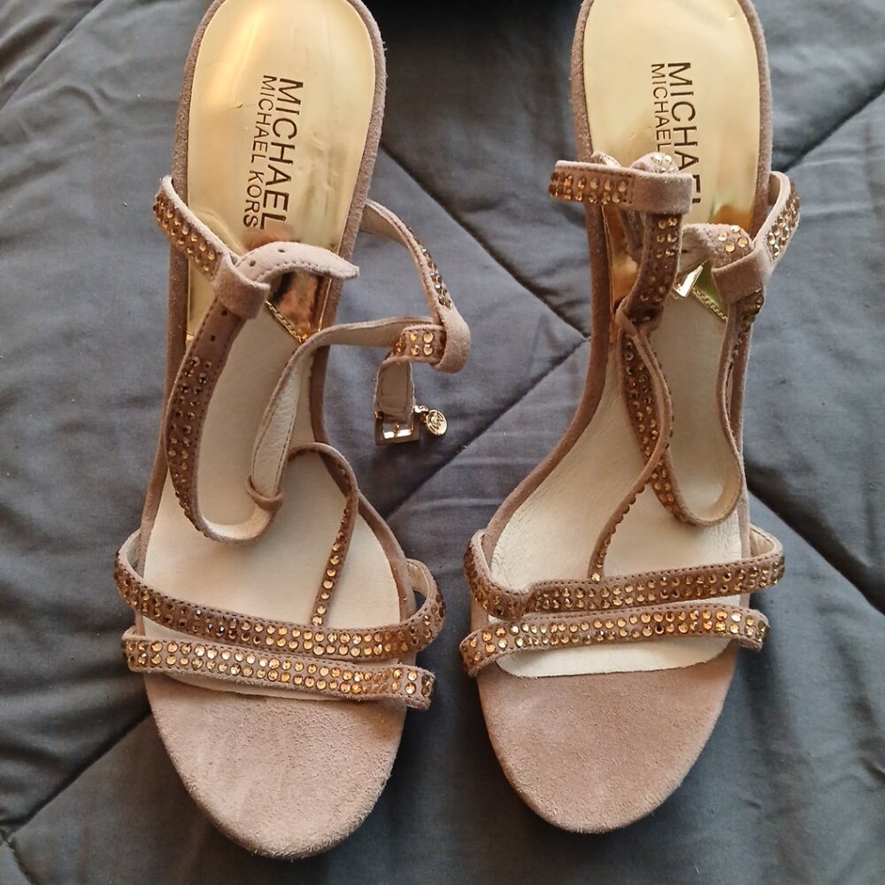 Brand New Michael korrs heals.